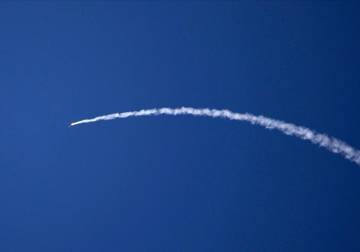 اعتراض مسيّرات وصواريخ بالسعودية والإمارات وحريق في البحرين