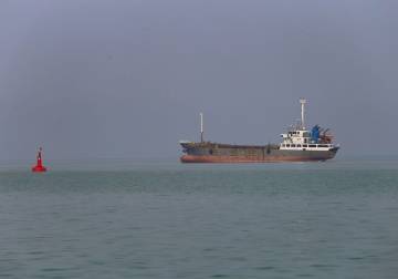 إيران تعيد إغلاق مضيق هرمز