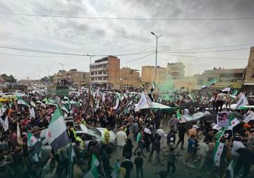 الحسكة.. مظاهرة حاشدة تطالب ببسط سلطة الدولة ورفع العلم السوري