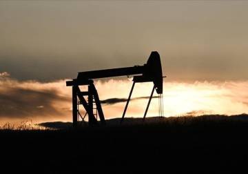 أسعار النفط تقفز بعد تقرير عن دراسة أمريكا لخيارات عسكرية لكسر الجمود مع إيران