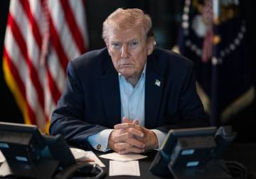 ترامب يهدد السفن الإيرانية بمصير قوارب تهريب المخدرات