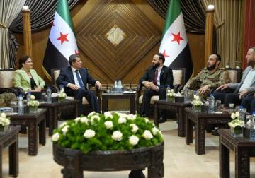 حلب.. بحث استكمال دمج المؤسسات العسكرية والخدمية وعودة الأهالي