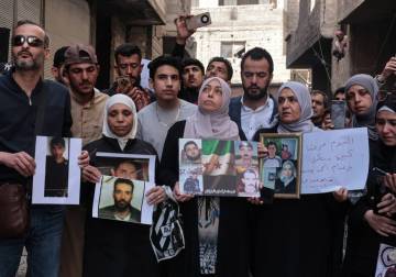 فريق بحث مجزرة التضامن يخفي 25 مقطعًا يكشف هويات الضحايا!