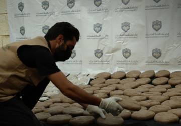 إحباط تهريب 62 كيلوغراماً من الحشيش و210 آلاف حبة كبتاغون بريف دمشق