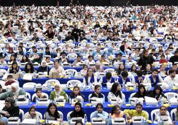 5700 صائم.. لبنان يقيم