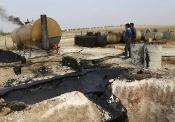 إيقاف حراقات النفط في دير الزور: قرار حازم وترقب لاحتجاجات للمطالبة بالتعويض