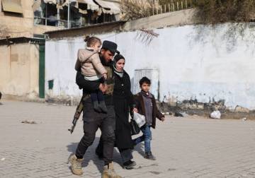 الجيش السوري يحذر المدنيين من التواجد قرب مواقع