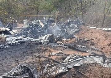 فرنسا.. سقوط مفاجئ لطائرة مدنية يخلف 11 ضحية