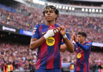 لامين يامال يفوز بجائزة أفضل لاعب في الدوري الإسباني