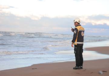 انقلاب قارب صيد قبالة طرطوس يسفر عن وفاة شخصين وفقدان ثالث