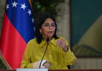 الولايات المتحدة ترفع العقوبات عن الرئيسة المؤقتة لفنزويلا