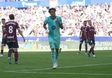 برشلونة يبتعد بصدارة الليغا بفوز مثير على ليفانتي