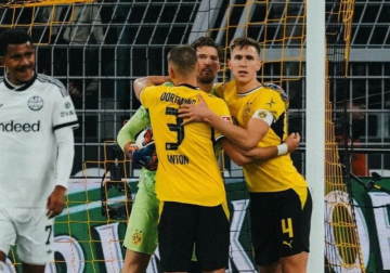 دورتموند يخطف فوزا قاتلا من فرانكفورت وينتزع صدارة البوندسليغا