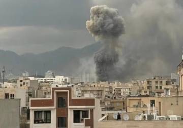 إيران.. هجوم أمريكي-إسرائيلي يستهدف مطار خرم أباد