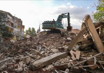 وزير الداخلية التركي: لا خسائر بشرية جراء زلزال باليكسير