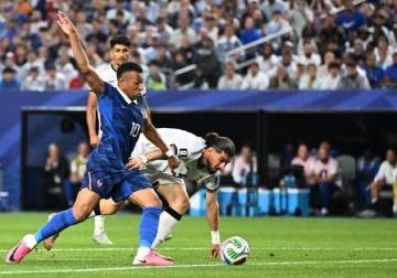 كأس العالم: فرنسا تبلغ الدور الثاني بفوزها على العراق