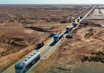 بدء دخول قوافل الفيول العراقي إلى سوريا عبر التنف باتجاه بانياس