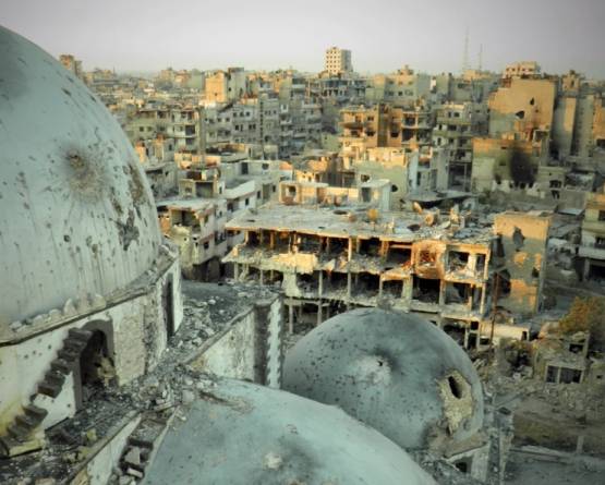 الأوقاف تسمح لمتهم بجرائم حرب بترميم جامع خالد بن الوليد