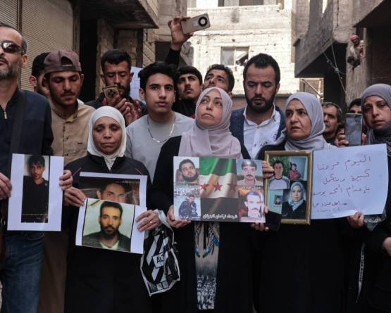 فريق بحث مجزرة التضامن يخفي 25 مقطعًا يكشف هويات الضحايا!
