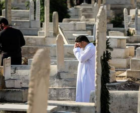 سوريا على طريق الخصخصة: من يشتري العلاج… ومن يشتري القبر