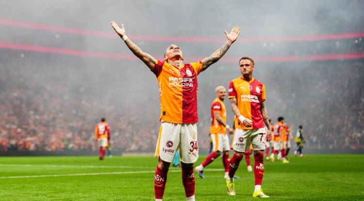 غالاطة سراي يهزم فنربهتشه بثلاثية ويقترب من لقب الدوري التركي