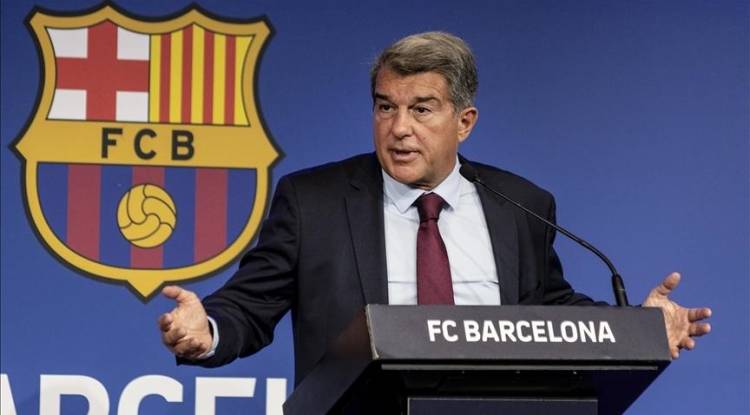 خوان لابورتا يستقيل من رئاسة برشلونة الإسباني