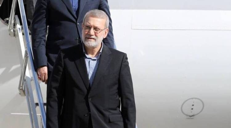 لاريجاني يصل مسقط في أعقاب مفاوضات طهران وواشنطن