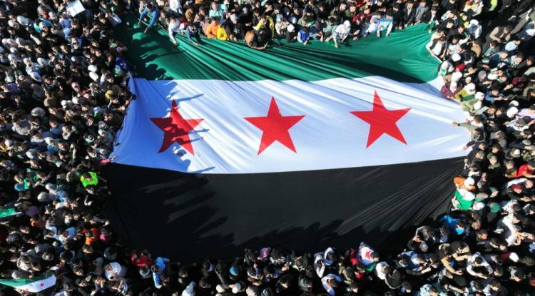 بين الوفاء للعهد وحق العيش: سوريا الجديدة فوق كل اعتبار