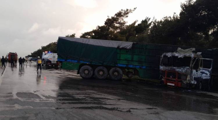 وفاة 3 مدنيين بحادث سير على طريق حمص- دمشق