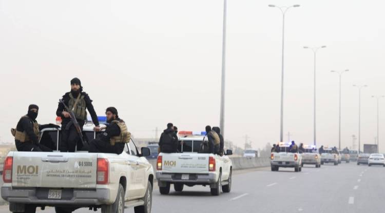 توقيف عدد من أقارب