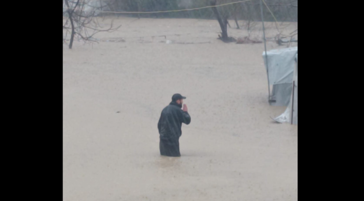 مخيمات الشمال تغرق.. استقيلوا جماعياً واعتذروا!