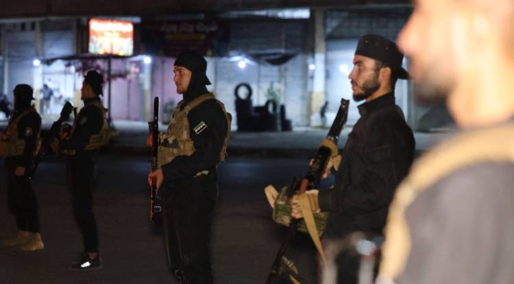 الداخلية: إصابة عناصر أمن ومدنيين بإطلاق نار خلال احتجاجات اللاذقية