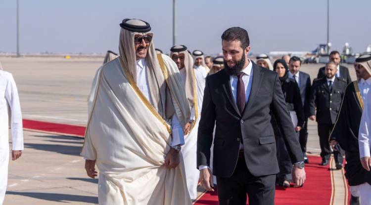 الرئيس الشرع وأمير قطر يبحثان هاتفياً التعاون الثنائي والتطورات الإقليمية