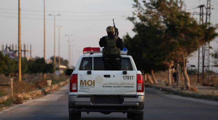 القبض على 7 أشخاص متورطين بحرق مبنى إدارة في ريف حمص