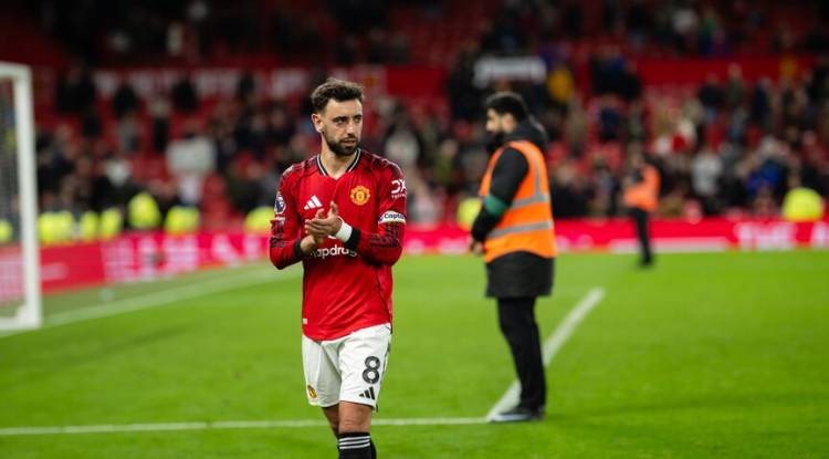 مانشستر يونايتد يتلقى خسارة مفاجئة بملعبه أمام ليدز