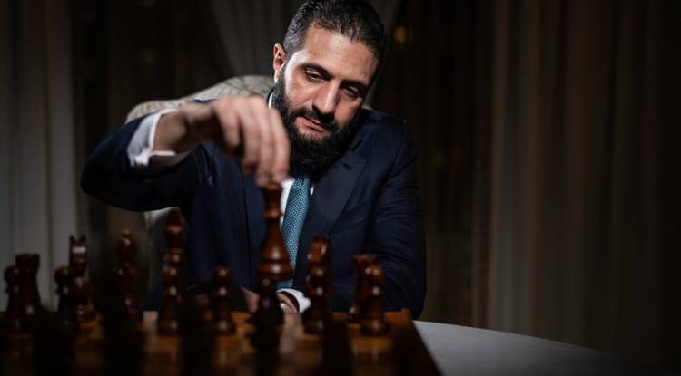 الرئيس منيح بس اللي حواليه... نعم، هذه حقيقة!