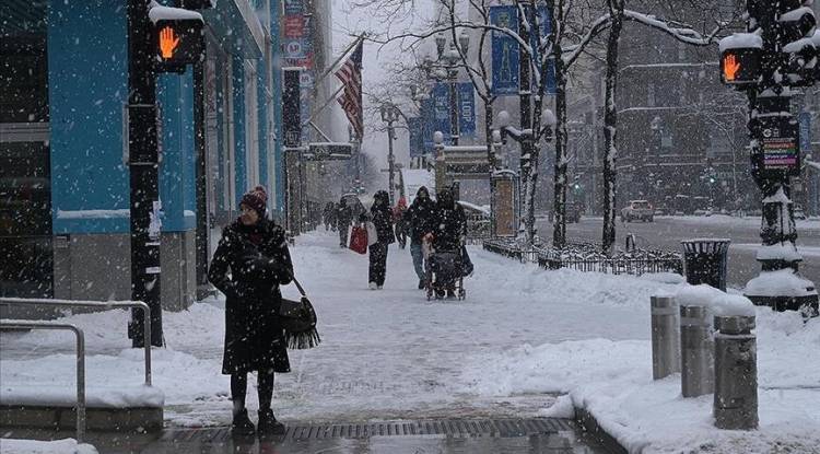 ارتفاع ضحايا العاصفة الثلجية في الولايات المتحدة إلى 30 شخصا