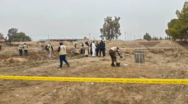 الهيئة الوطنية للمفقودين تعلن الاشتباه بوجود مقبرة جماعية في الرقة