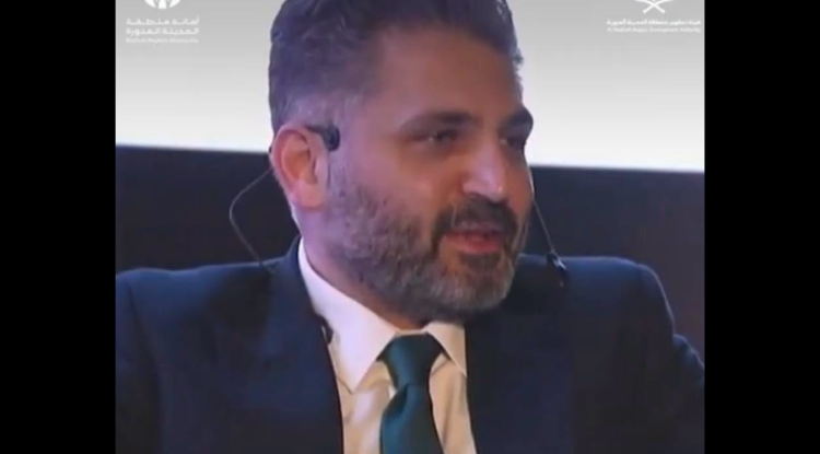 من نكد الدنيا… مسؤول صغير وبلد كبير