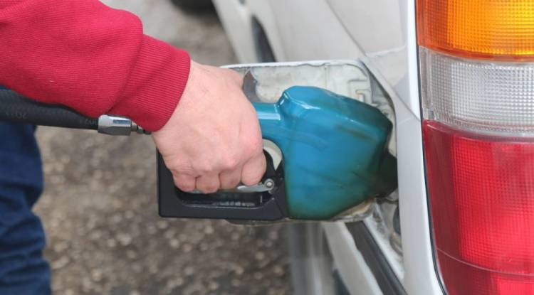 محطات الوقود في مواجهة