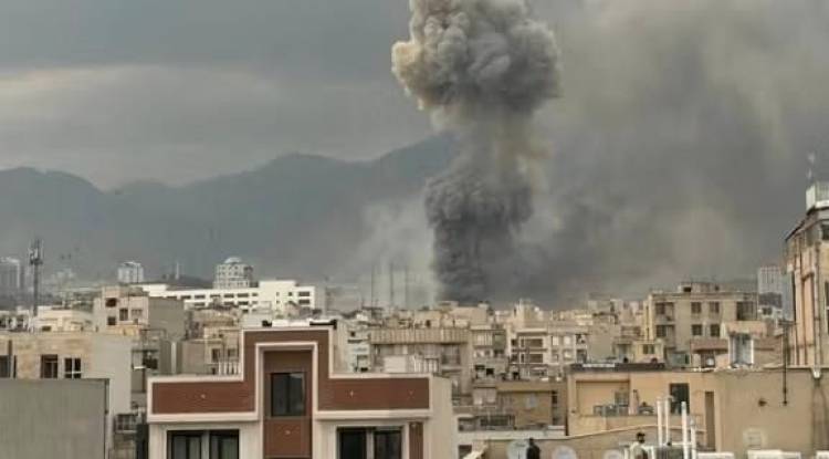 إيران.. هجوم أمريكي-إسرائيلي يستهدف مطار خرم أباد